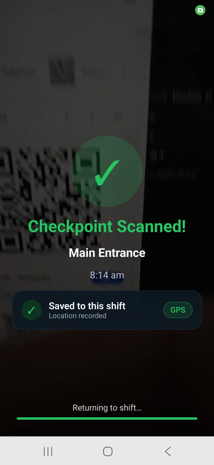 Guard Tour Log confirming a scanned QR checkpoint with the time and a note that the location was recorded